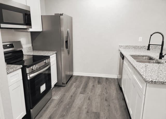 rental at 7602  Windsor Oaks Unit 4 in San Antonio, TX — photo 2