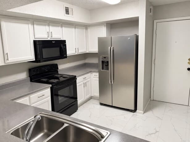 rental at 11343  Hatchet Pass Dr in San Antonio, TX — photo 2