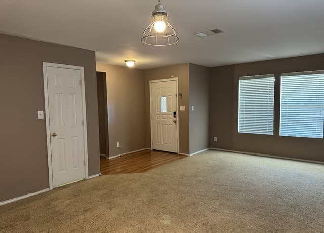 rental at 25607  Crimson Beauty in San Antonio, TX — photo 4