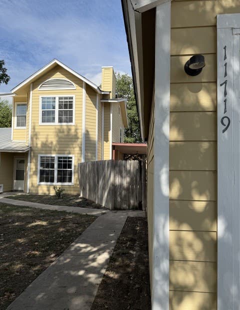 rental at 11719  Spring Ridge Dr in San Antonio, TX — photo 4