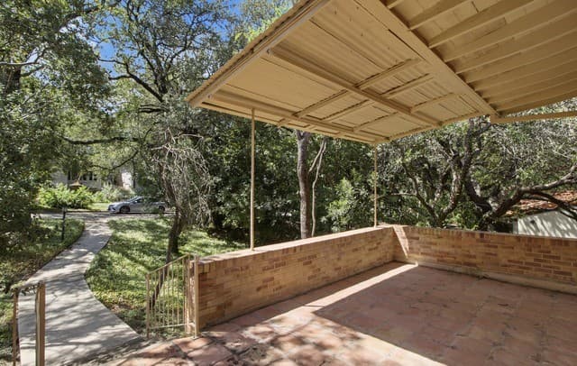 rental at 207  Canyon Dr in Alamo Heights, TX — photo 3