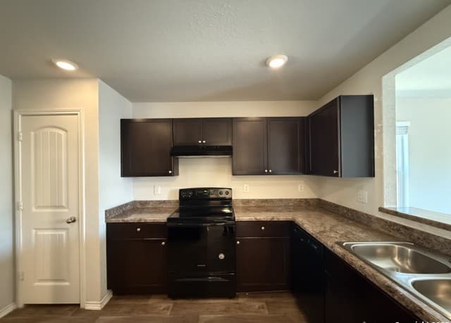 rental at 11418  Blackmore Leap in San Antonio, TX — photo 3