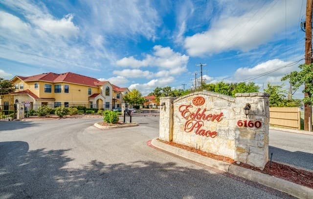 rental at 6160  Eckhert Unit APT 606 in San Antonio, TX — photo 1