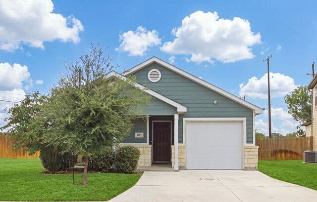 rental at 802  Hickory Trail in San Antonio, TX — photo 1