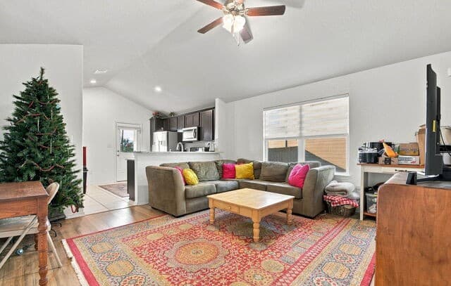 rental at 802  Hickory Trail in San Antonio, TX — photo 5