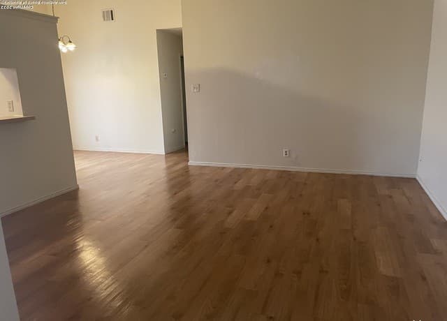 rental at 5000  Sommerdale in San Antonio, TX — photo 2