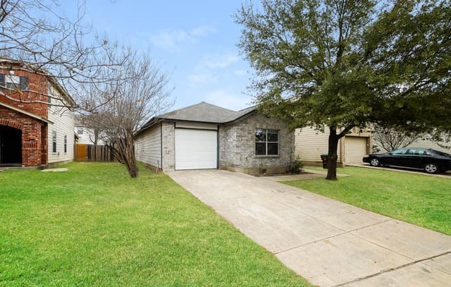 rental at 2322  Pue in San Antonio, TX — photo 2