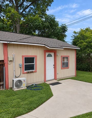 rental at 1915  Pasadena in San Antonio, TX — photo 1