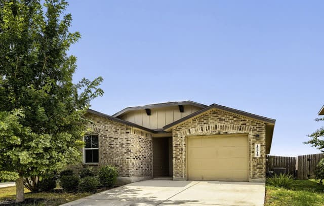 rental at 15518  Crimson Topaz in San Antonio, TX — photo 1