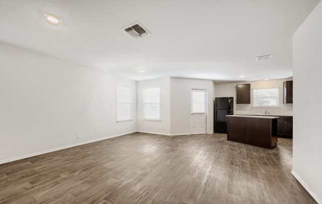 rental at 15518  Crimson Topaz in San Antonio, TX — photo 4