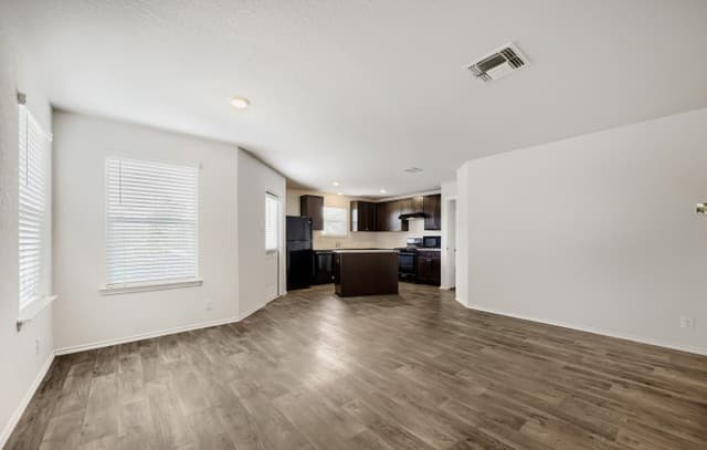 rental at 15518  Crimson Topaz in San Antonio, TX — photo 5
