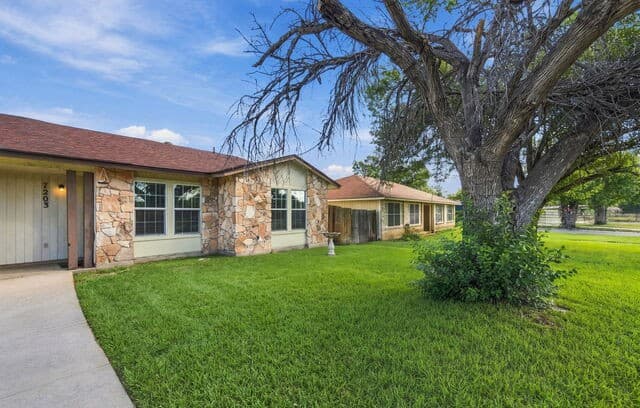rental at 7203  Timbercreek Dr in San Antonio, TX — photo 1