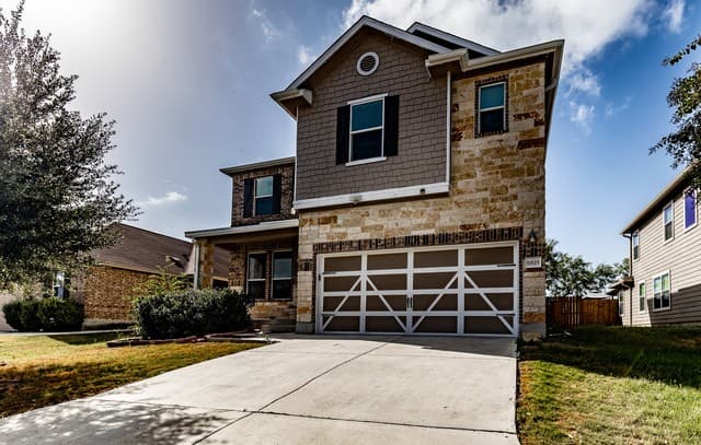 rental at 6818  Slaton Flds in Converse, TX — photo 2