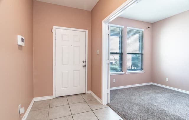 rental at 6818  Slaton Flds in Converse, TX — photo 5