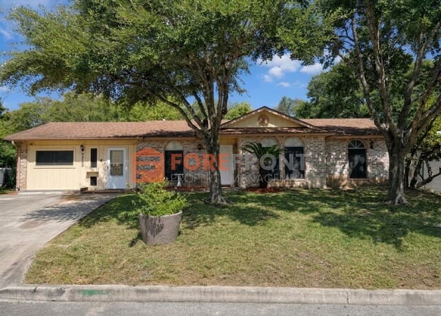 rental at 7845  Village Oak in Live Oak, TX — photo 1