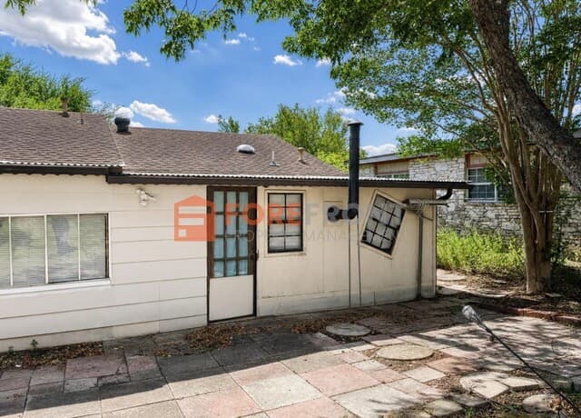 rental at 7845  Village Oak in Live Oak, TX — photo 4