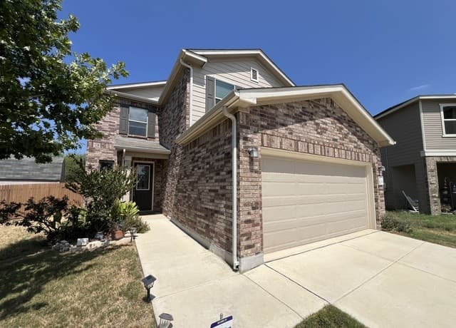 rental at 8239  Velasquez in San Antonio, TX — photo 2
