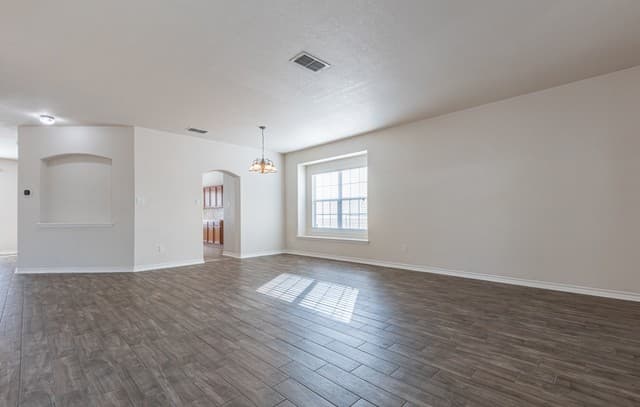 rental at 21226  Villa Valencia in San Antonio, TX — photo 4