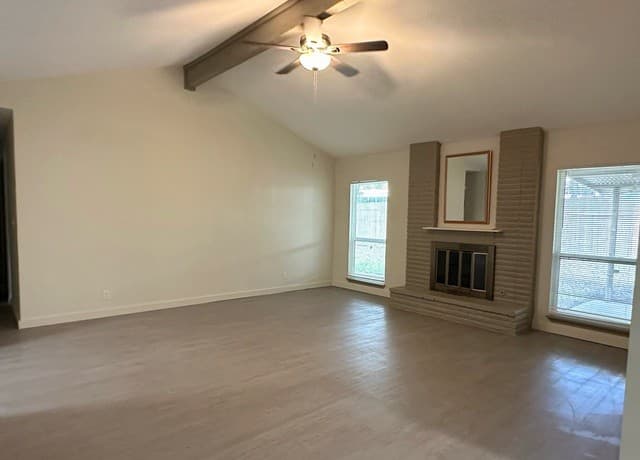 rental at 6731  Carters Bluff in San Antonio, TX — photo 2