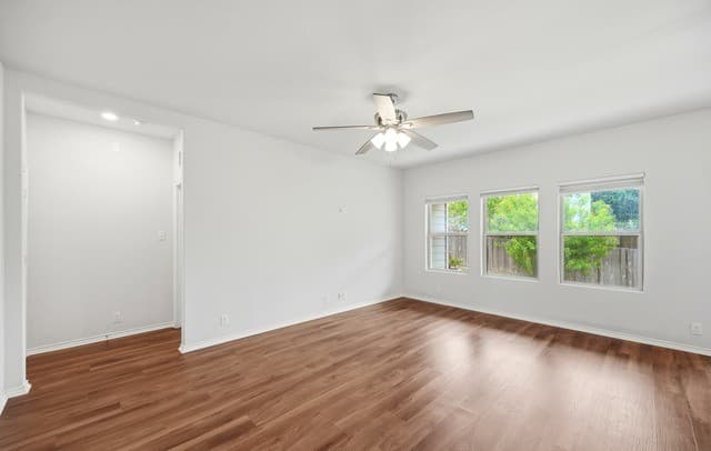 rental at 13010  Vista Hollow in San Antonio, TX — photo 2