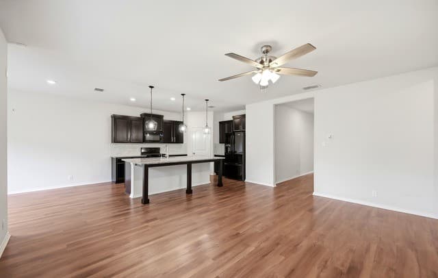 rental at 13010  Vista Hollow in San Antonio, TX — photo 4