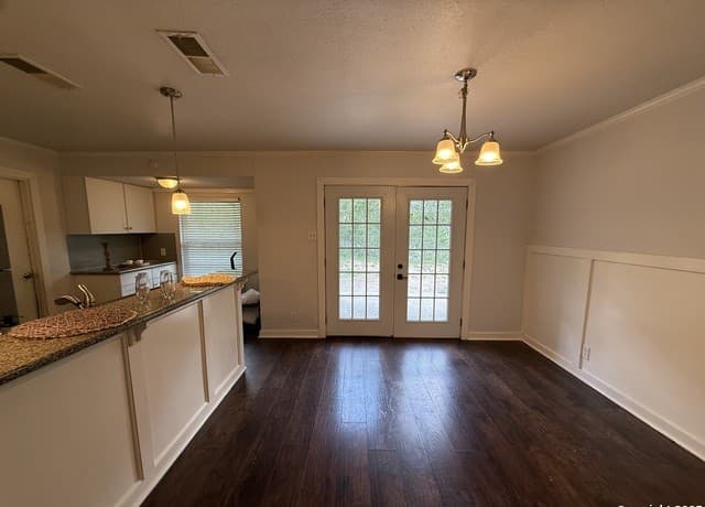 rental at 4301  Sun Vista Ln in San Antonio, TX — photo 2
