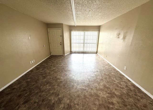 rental at 10610  Green Vista Street in San Antonio, TX — photo 2