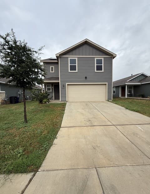 rental at 5427  Frederick Blf in Von Ormy, TX — photo 1