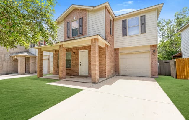 rental at 131  Booker Palm in San Antonio, TX — photo 1