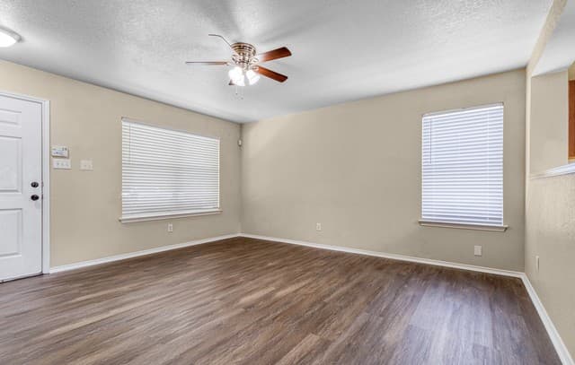 rental at 131  Booker Palm in San Antonio, TX — photo 3