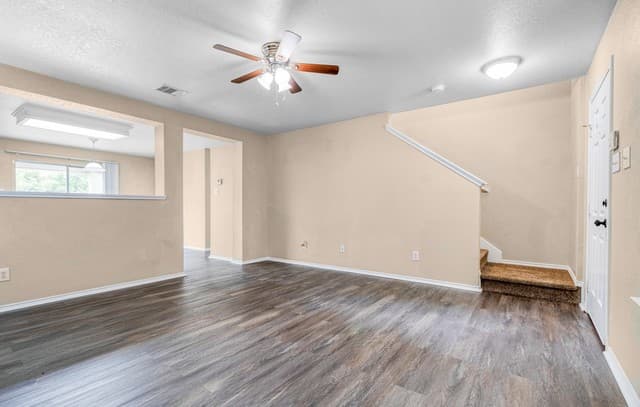 rental at 131  Booker Palm in San Antonio, TX — photo 5