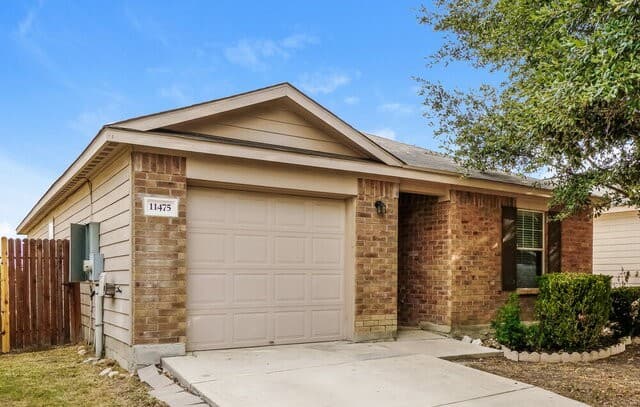 rental at 11475  Coral Cyn in San Antonio, TX — photo 2