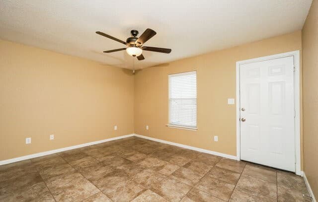 rental at 11475  Coral Cyn in San Antonio, TX — photo 4