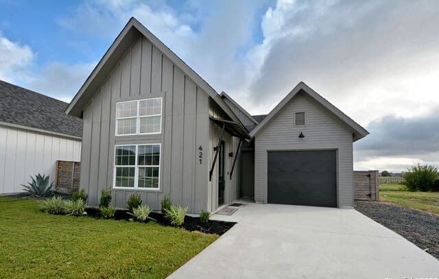 rental at 421 Constance Dr in New Braunfels TX