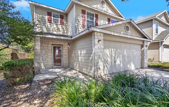 rental at 327  Cedron Chase in San Antonio, TX — photo 2