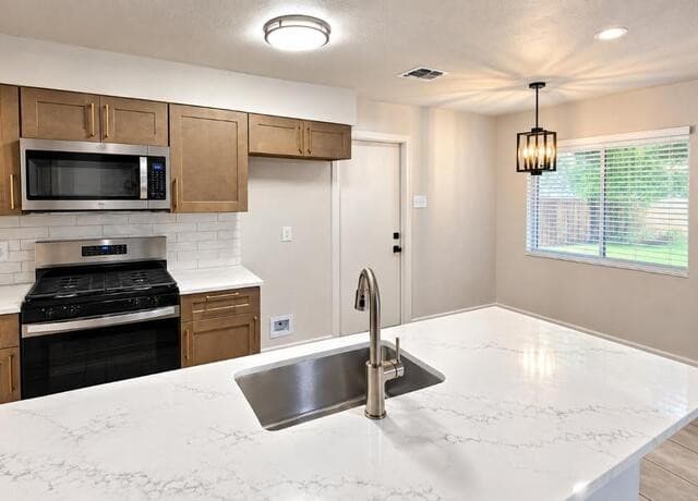 rental at 4223  Bayliss St in San Antonio, TX — photo 5