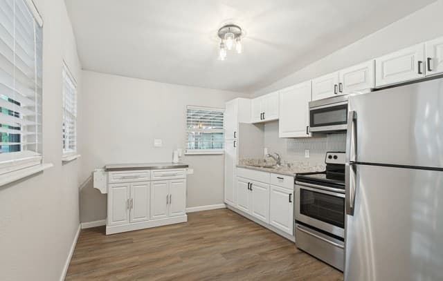 rental at 102  Mace St in San Antonio, TX — photo 4