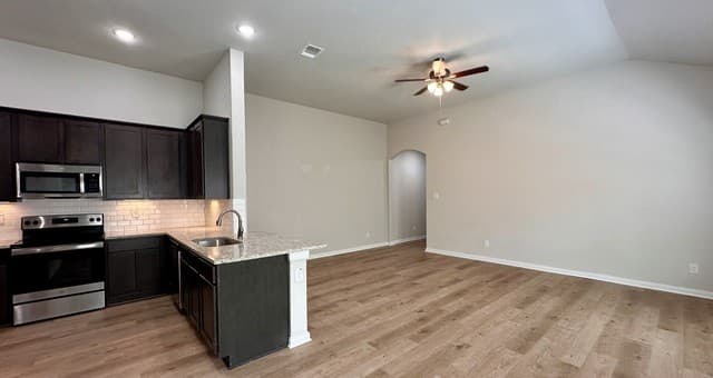 rental at 438  Emma Dr in New Braunfels, TX — photo 4