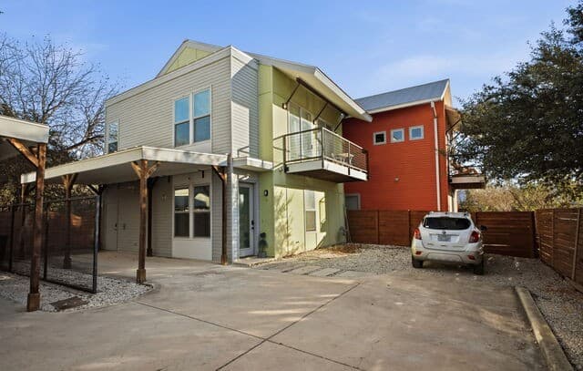 rental at 422  Hays St in San Antonio, TX — photo 1