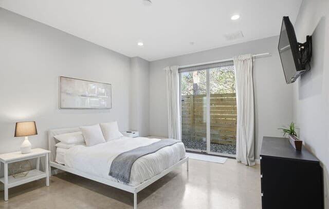rental at 422  Hays St in San Antonio, TX — photo 5