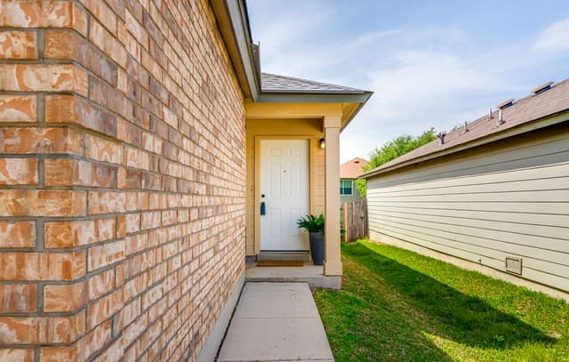 rental at 11138  Ranger Cavern in San Antonio, TX — photo 3