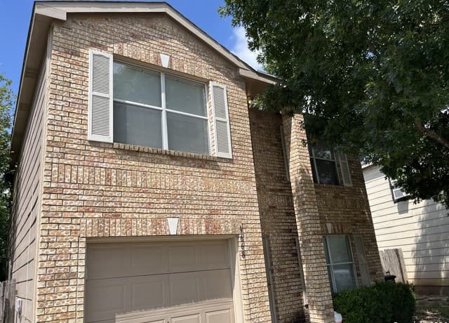 rental at 9668  Sekula in San Antonio, TX — photo 2