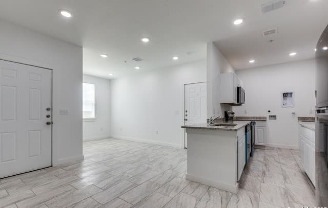 rental at 5415  Ingram Rd Unit 1101 in San Antonio, TX — photo 5