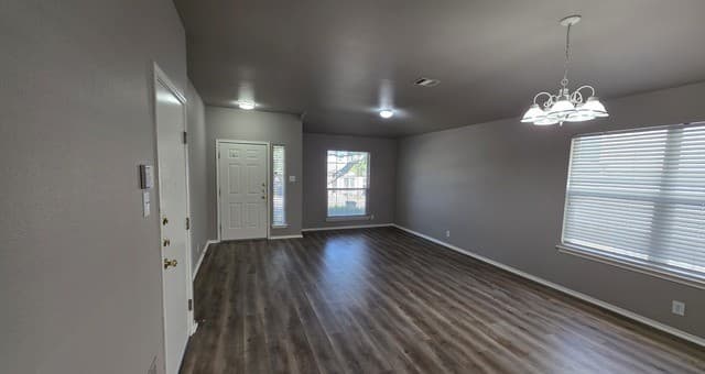 rental at 610  Granite Clf in San Antonio, TX — photo 5