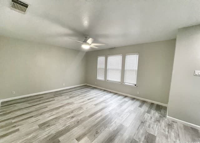 rental at 2060  Club Crossing in New Braunfels, TX — photo 3