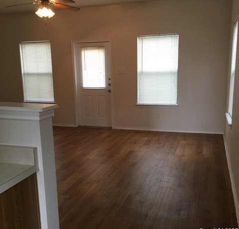 rental at 5823  Golf Bnd Unit 2 in San Antonio, TX — photo 4