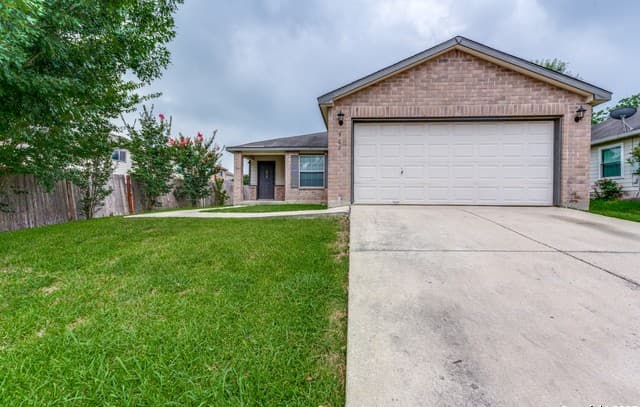 rental at 309  Willow View in Cibolo, TX — photo 1