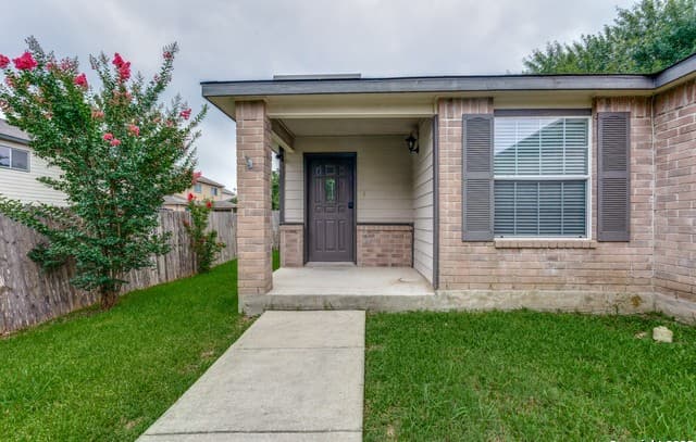 rental at 309  Willow View in Cibolo, TX — photo 4