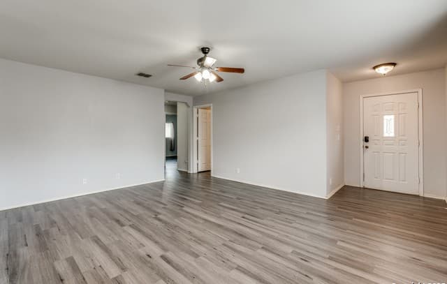 rental at 309  Willow View in Cibolo, TX — photo 5