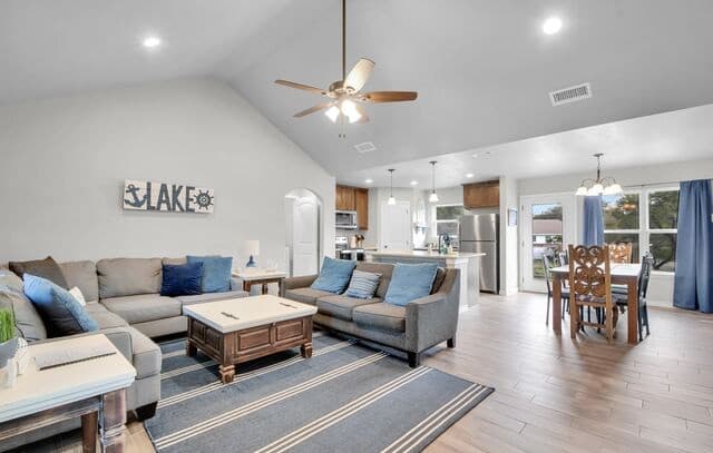 rental at 2537  Grandview Frst in Canyon Lake, TX — photo 3
